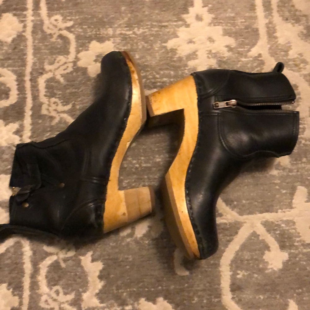 No 6 black boots